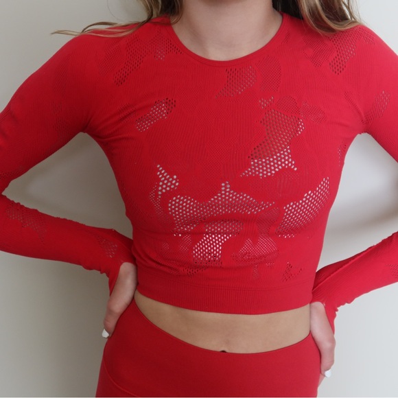 CHERRY WORKOUT SET - Picture 4 of 7